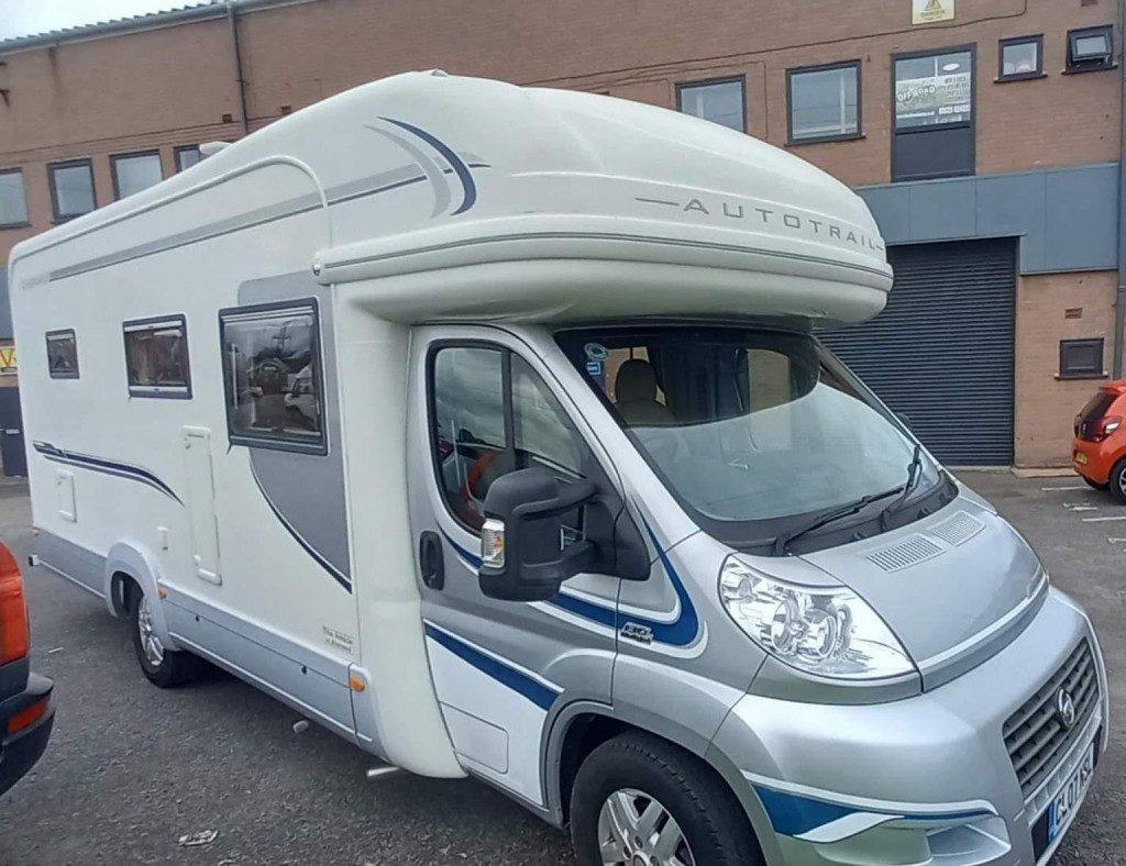 AUTO-TRAIL CHEROKEE