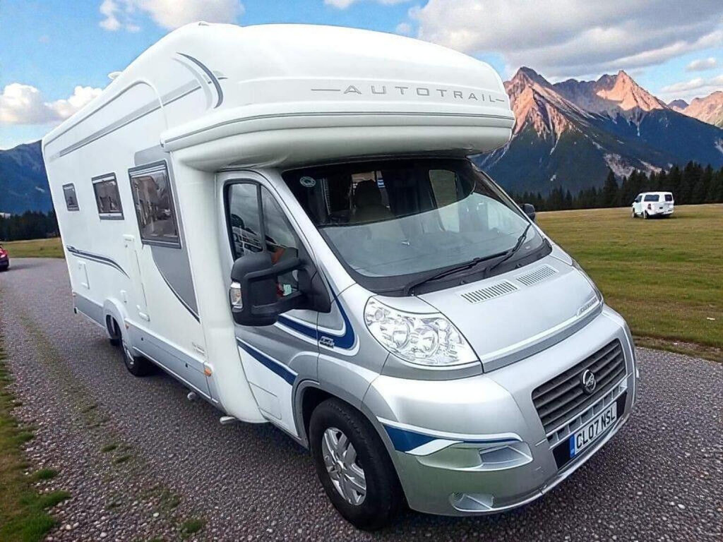 AUTO-TRAIL CHEROKEE