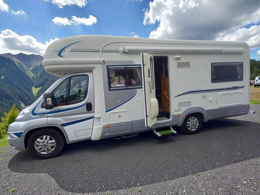 AUTO-TRAIL CHEROKEE