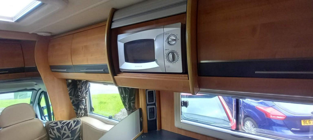 AUTO-TRAIL CHEROKEE