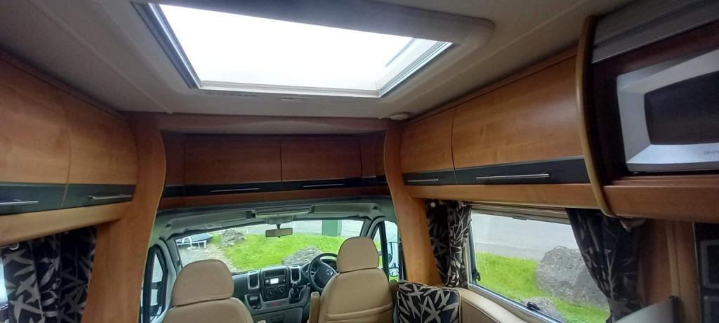 AUTO-TRAIL CHEROKEE