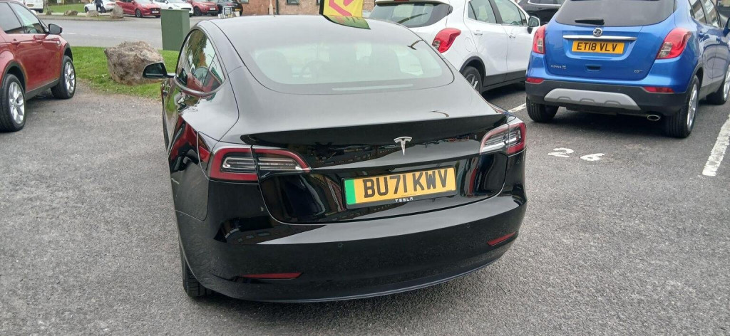 TESLA MODEL 3