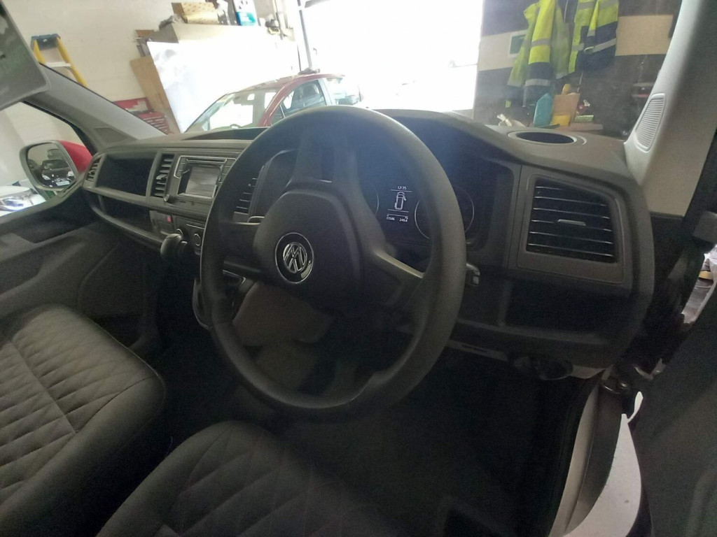 VOLKSWAGEN TRANSPORTER