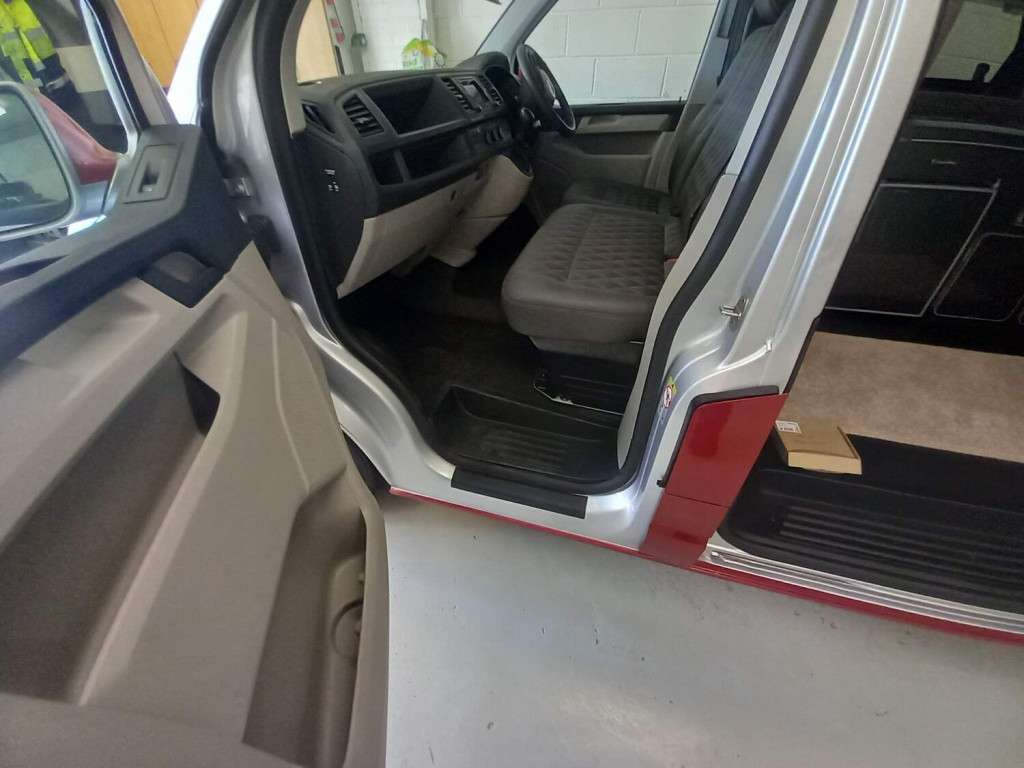 VOLKSWAGEN TRANSPORTER