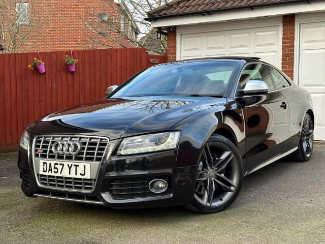 AUDI S5 4.2 V8