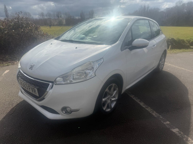 PEUGEOT 208 1.2 VTi Active