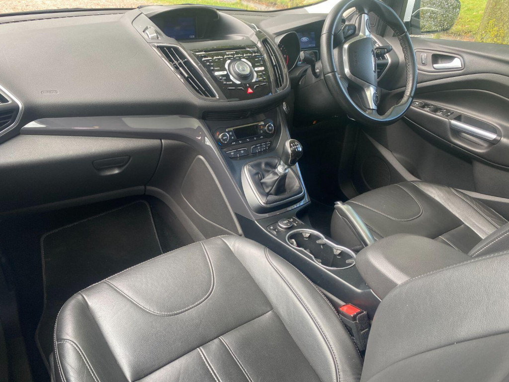 View FORD KUGA 2.0 TDCi Titanium X SPORT