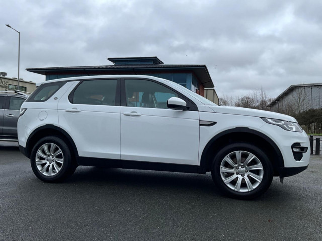 LAND ROVER DISCOVERY SPORT 2.2 SD4 SE Tech 