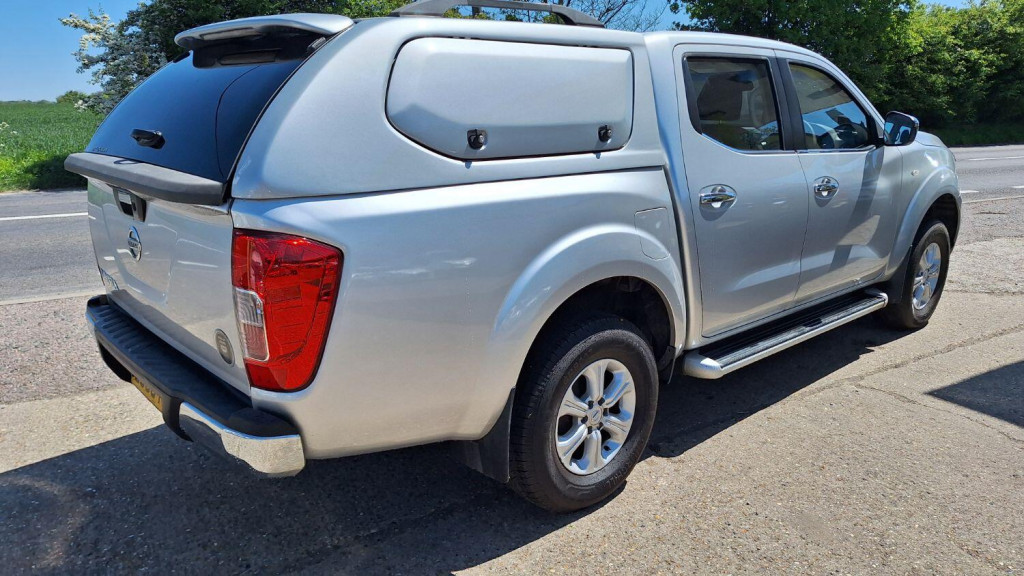 NISSAN NAVARA