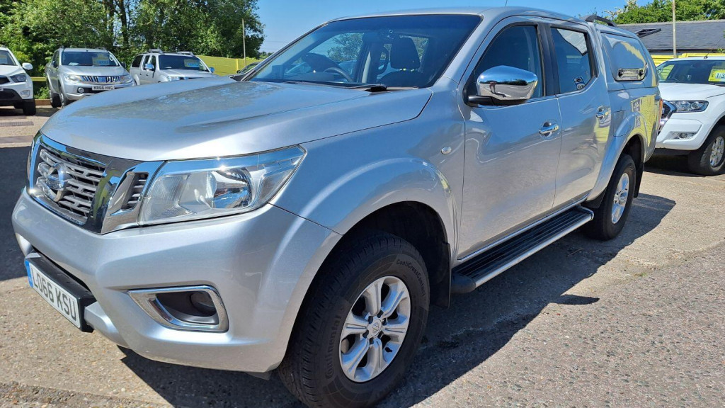 NISSAN NAVARA