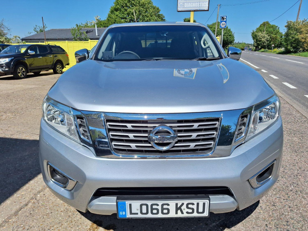NISSAN NAVARA