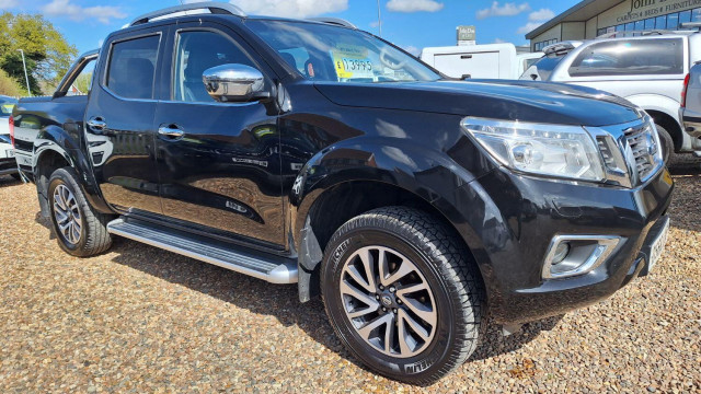 NISSAN NAVARA 2.3 dCi Tekna