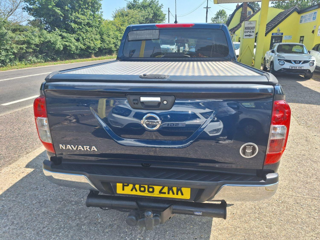 NISSAN NAVARA