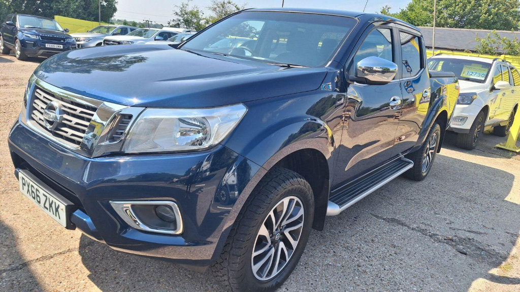 NISSAN NAVARA