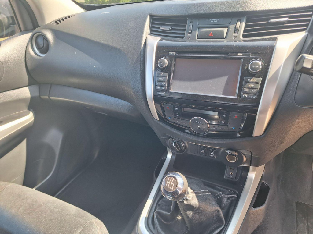 NISSAN NAVARA