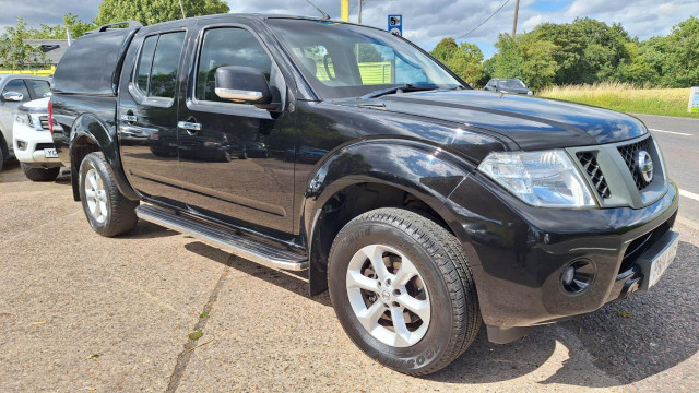NISSAN NAVARA 2.5 dCi Visia
