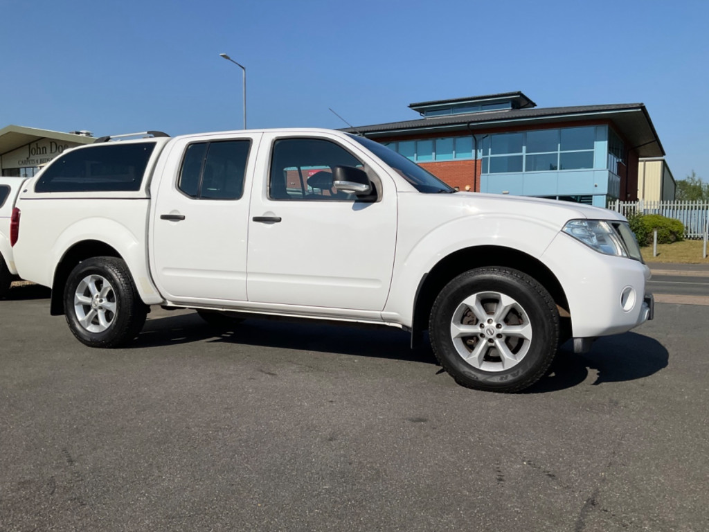 NISSAN NAVARA