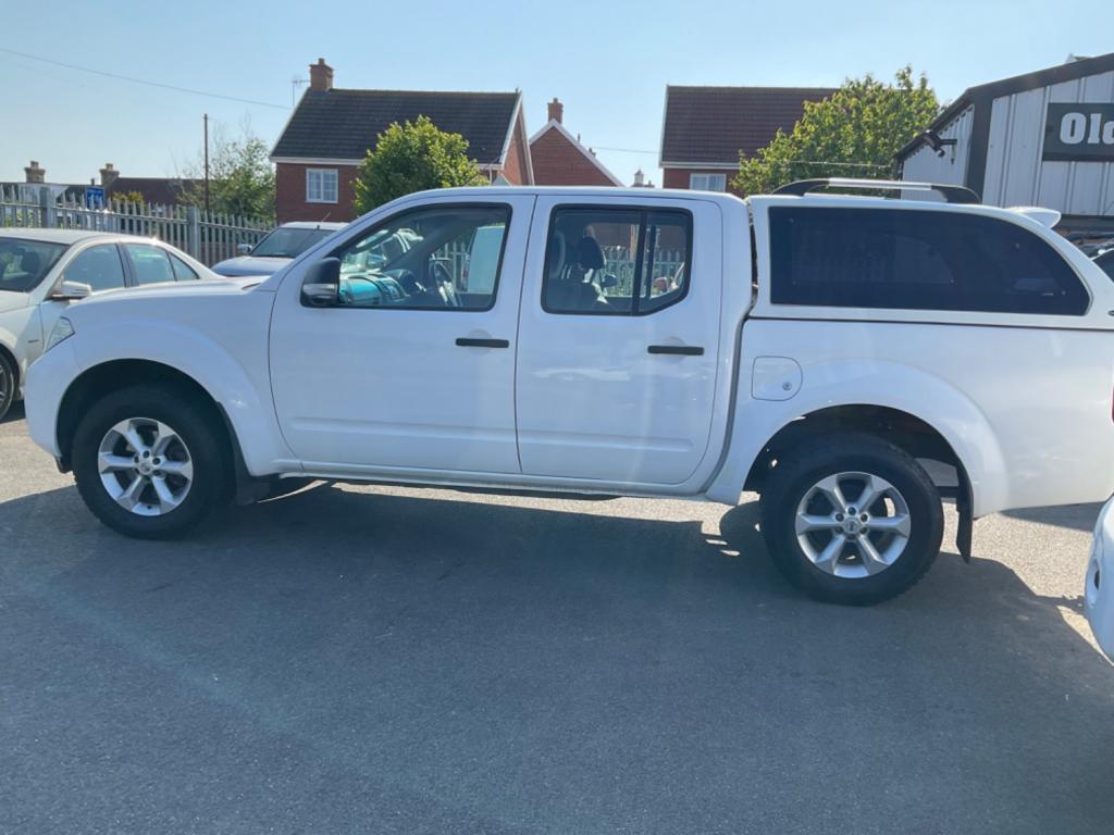 NISSAN NAVARA
