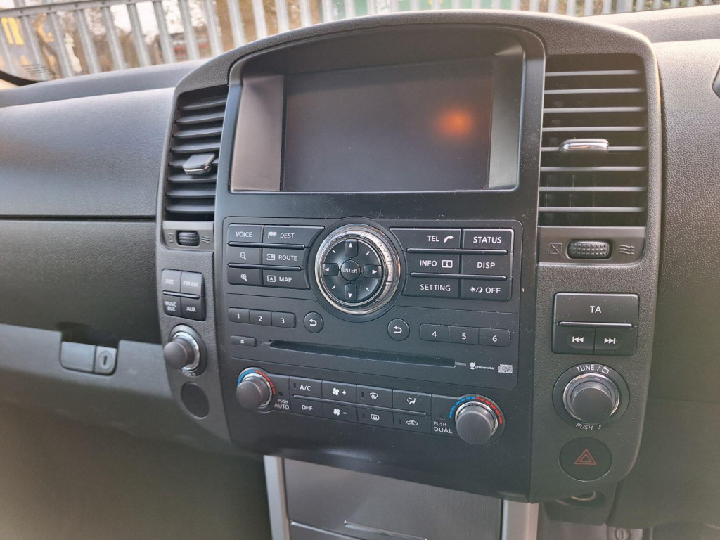 NISSAN NAVARA