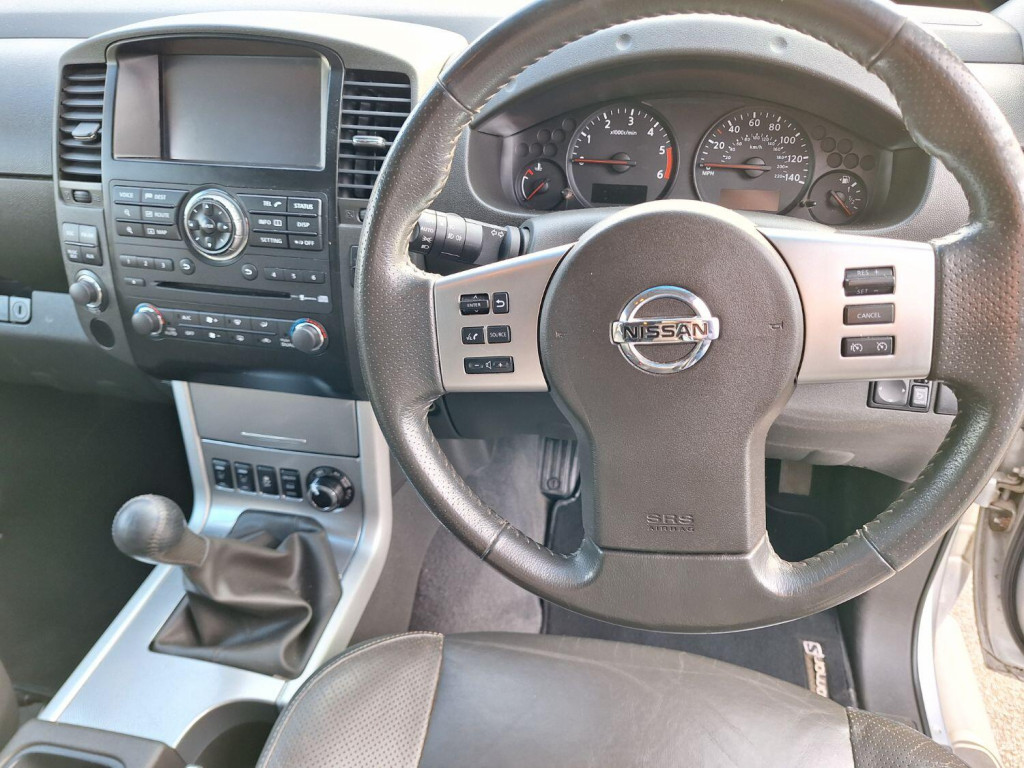 NISSAN NAVARA