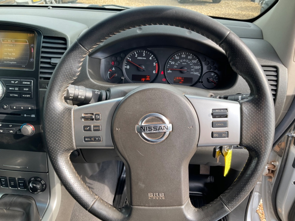 NISSAN NAVARA