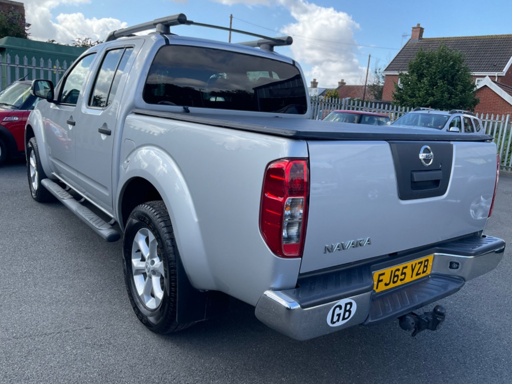 NISSAN NAVARA