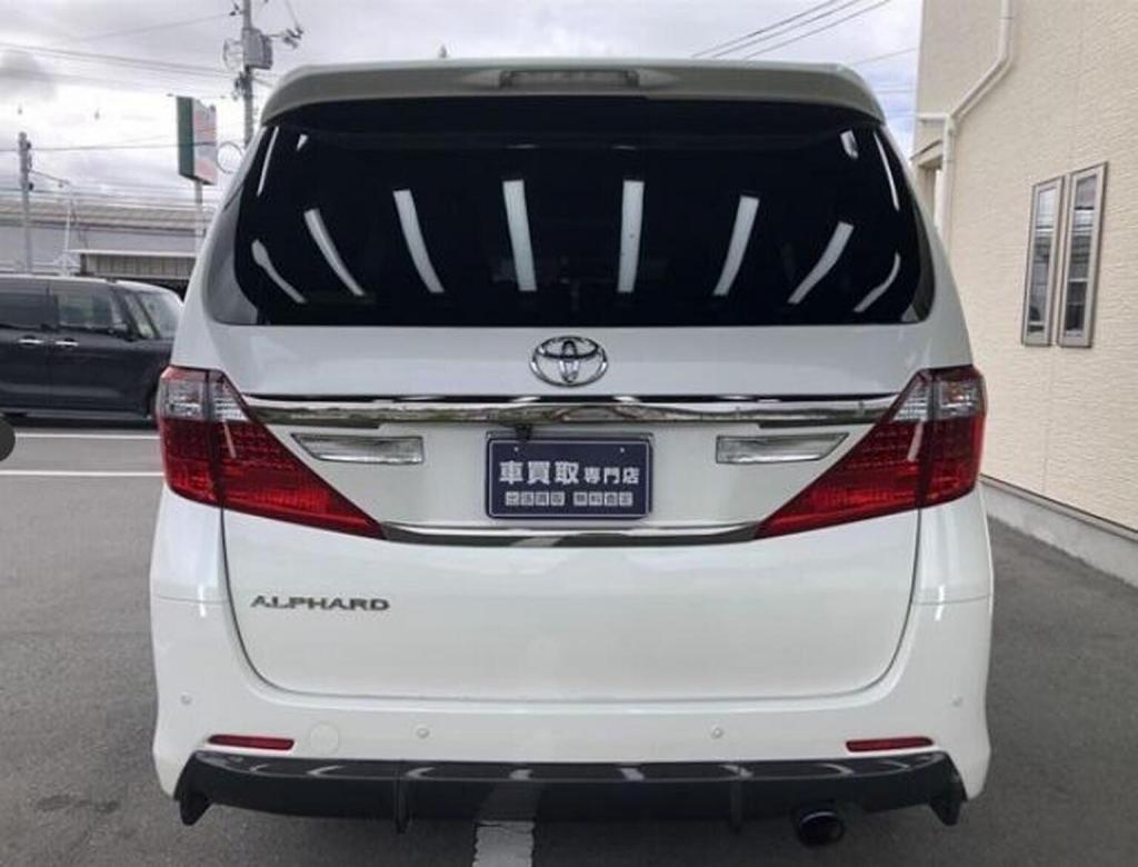 TOYOTA ALPHARD