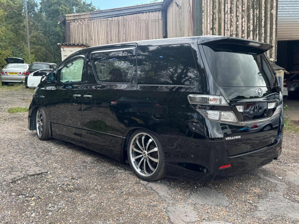 TOYOTA VELLFIRE