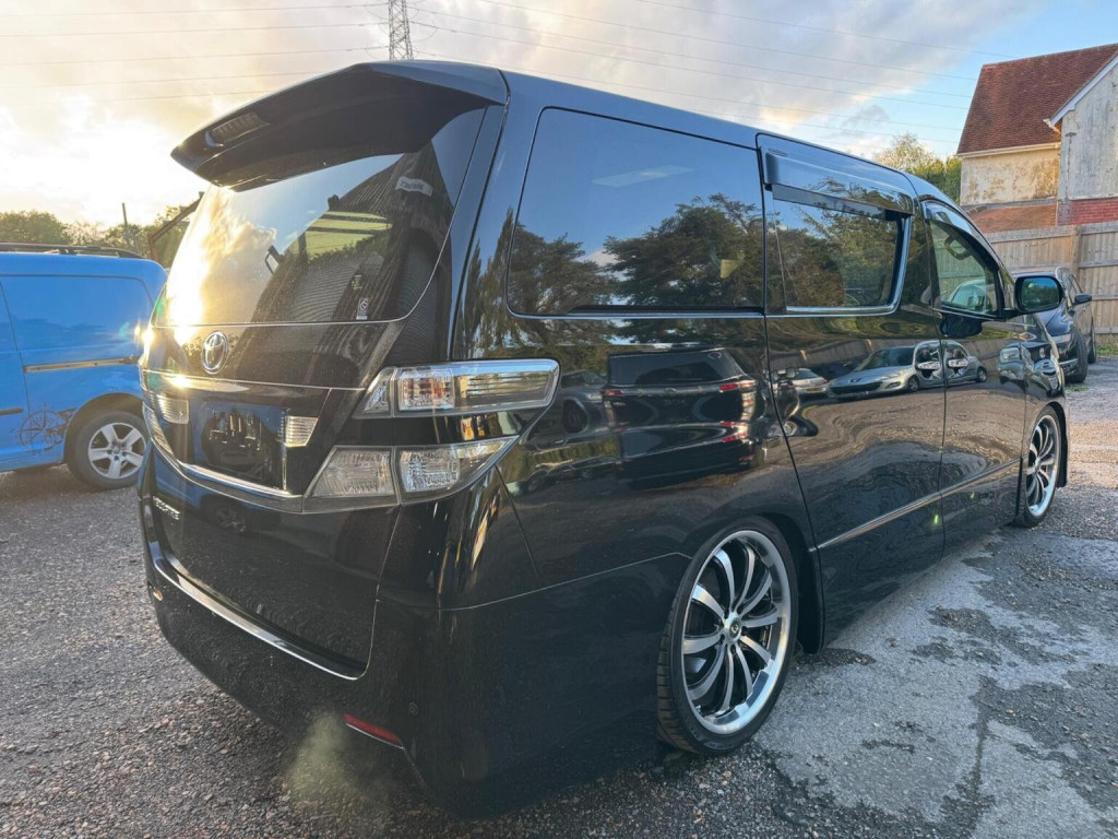 TOYOTA VELLFIRE