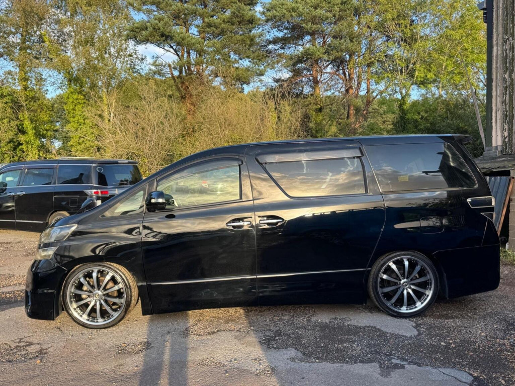 TOYOTA VELLFIRE