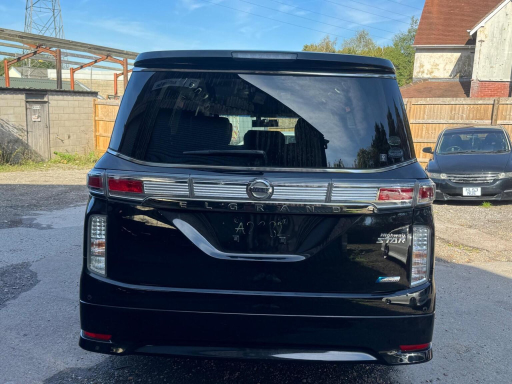 NISSAN ELGRAND