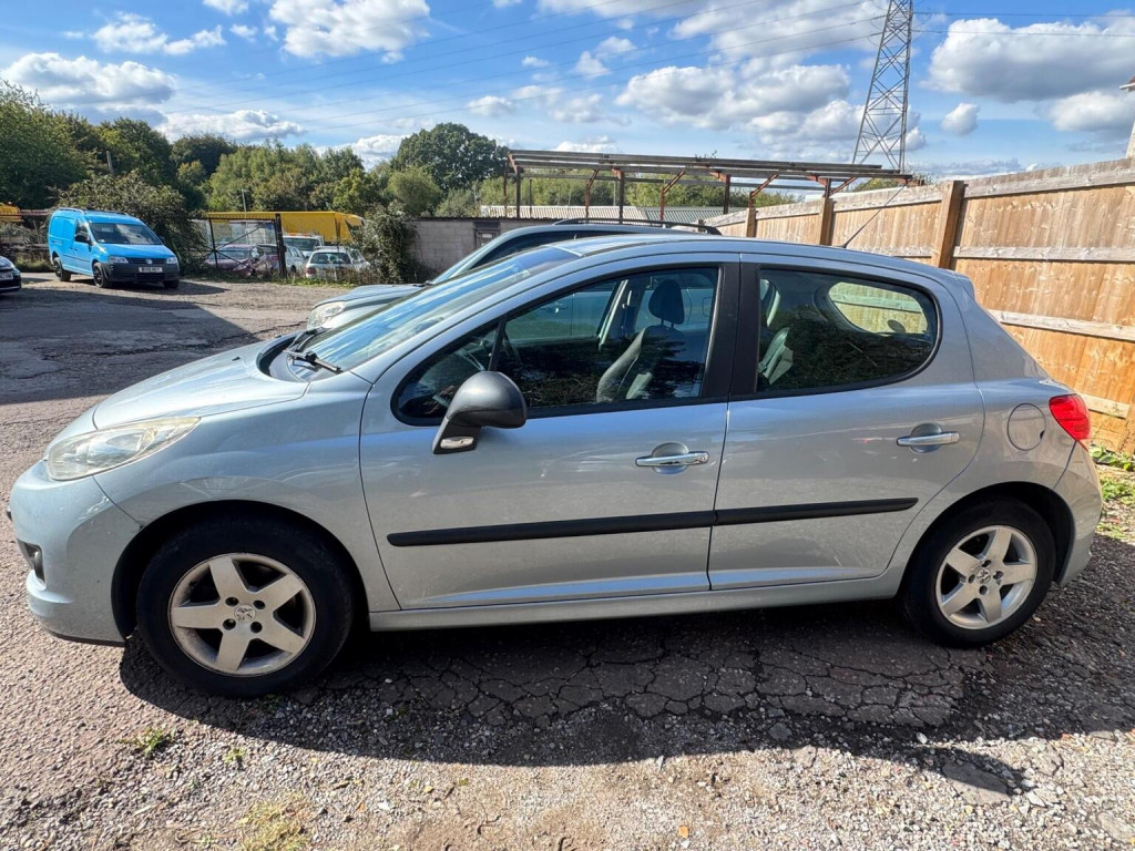 PEUGEOT 207