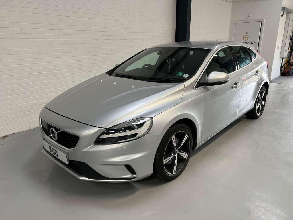 VOLVO V40