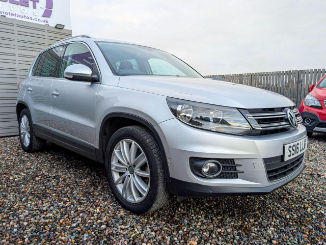 VOLKSWAGEN TIGUAN