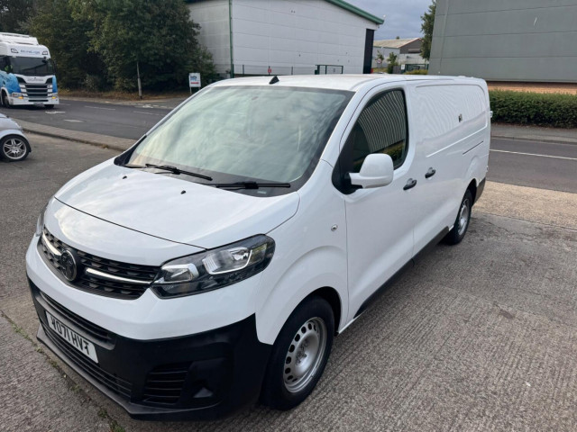 VAUXHALL VIVARO 1.5 Turbo D 2900 Edition