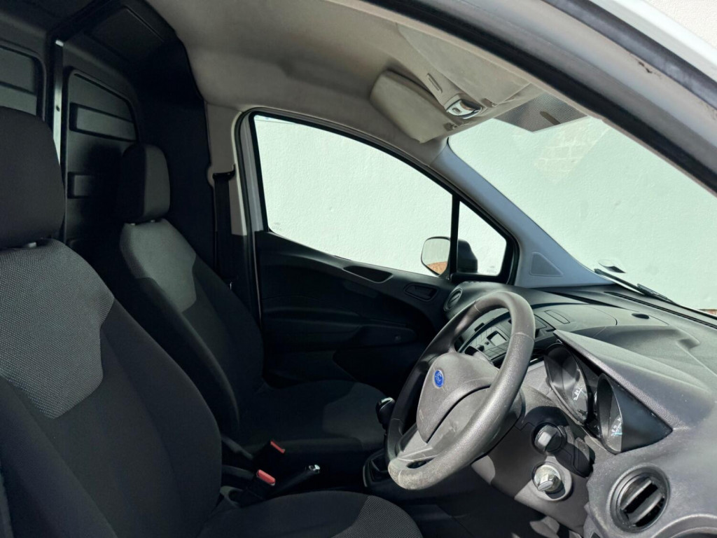 FORD TRANSIT COURIER