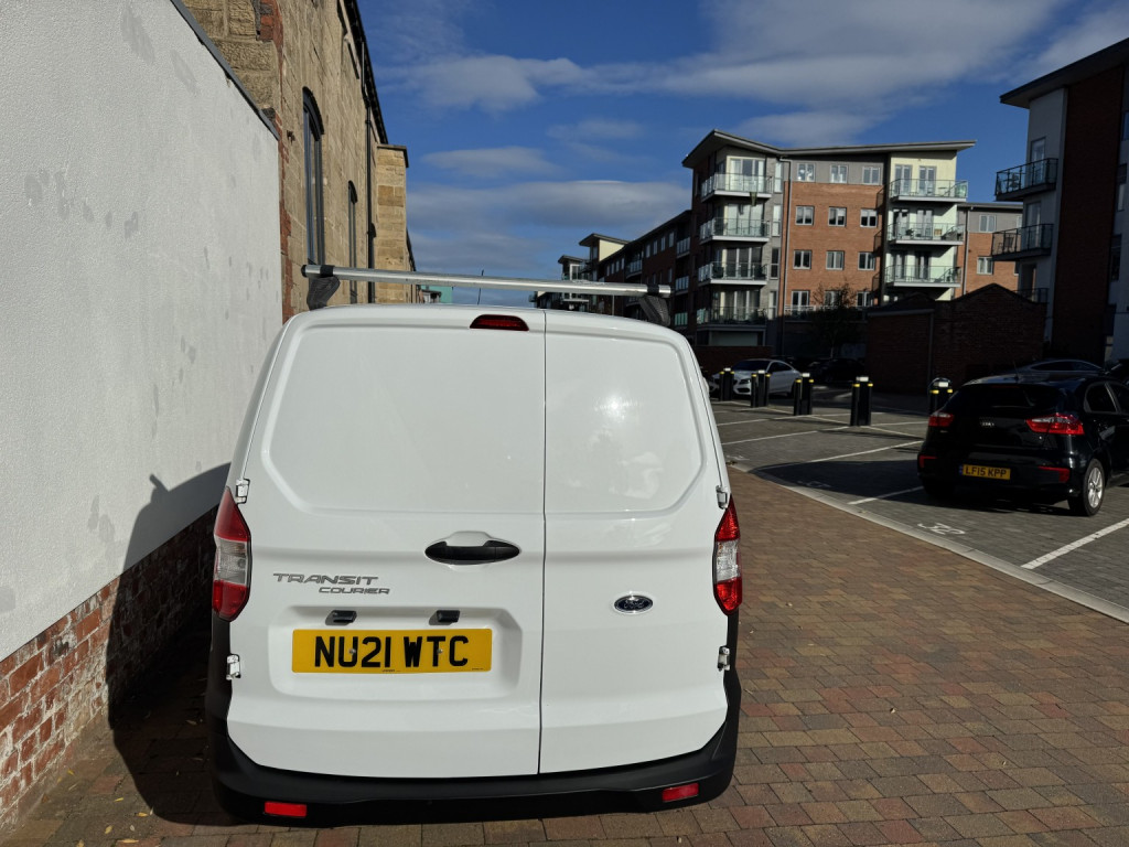 FORD TRANSIT COURIER