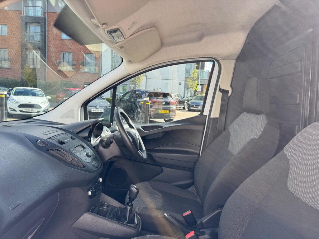 FORD TRANSIT COURIER