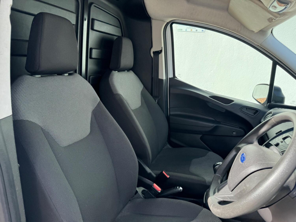 FORD TRANSIT COURIER