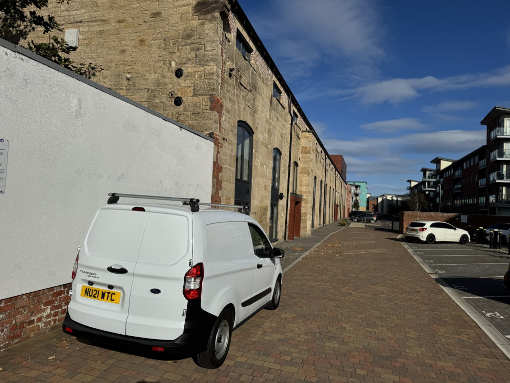 FORD TRANSIT COURIER