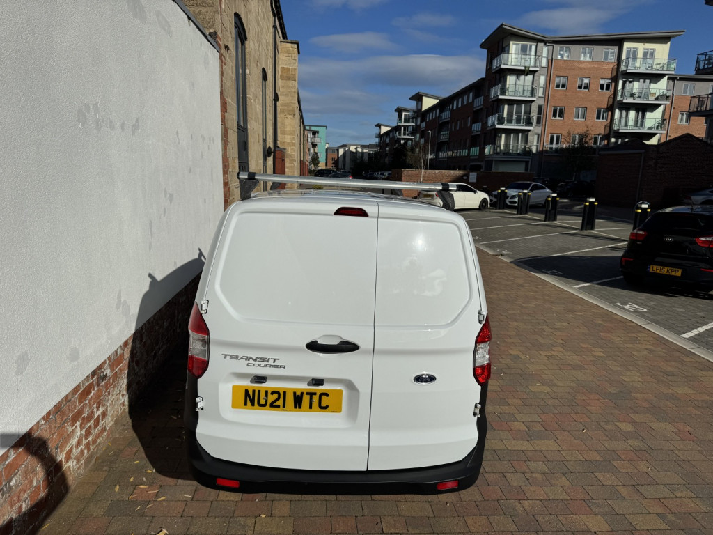 FORD TRANSIT COURIER