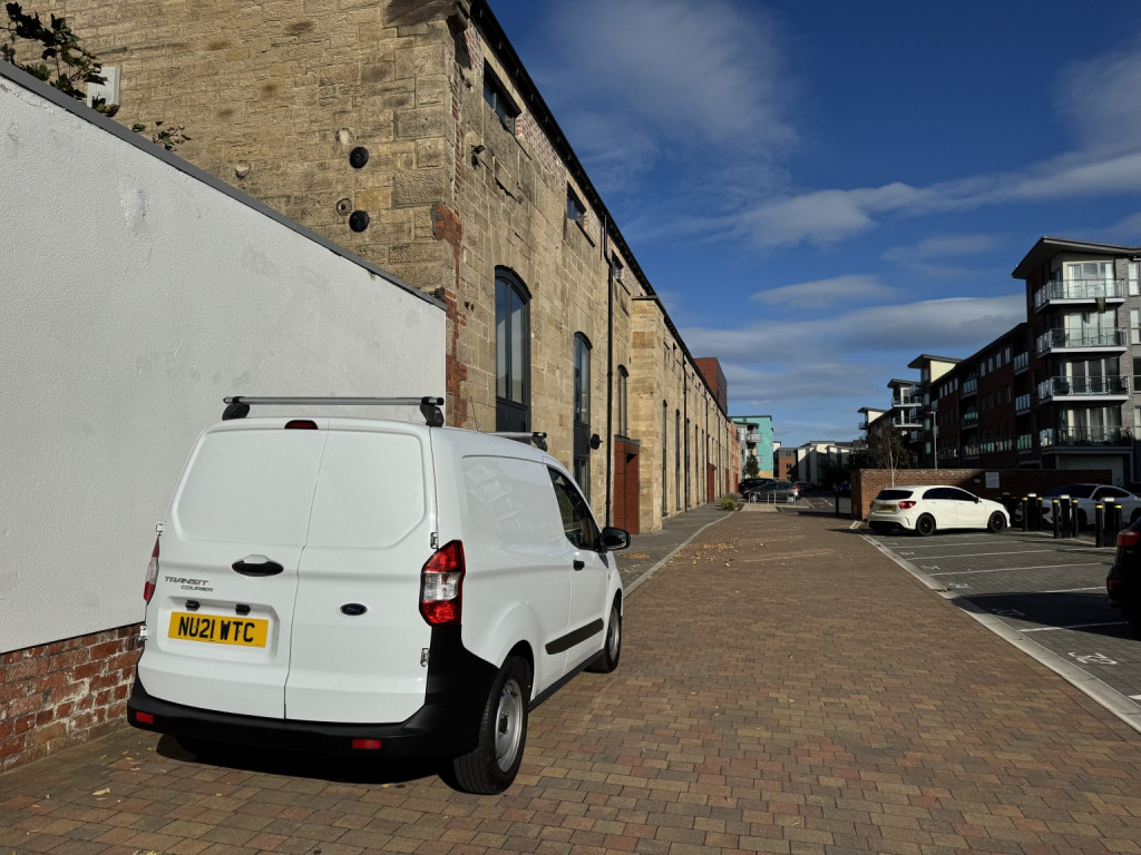 FORD TRANSIT COURIER