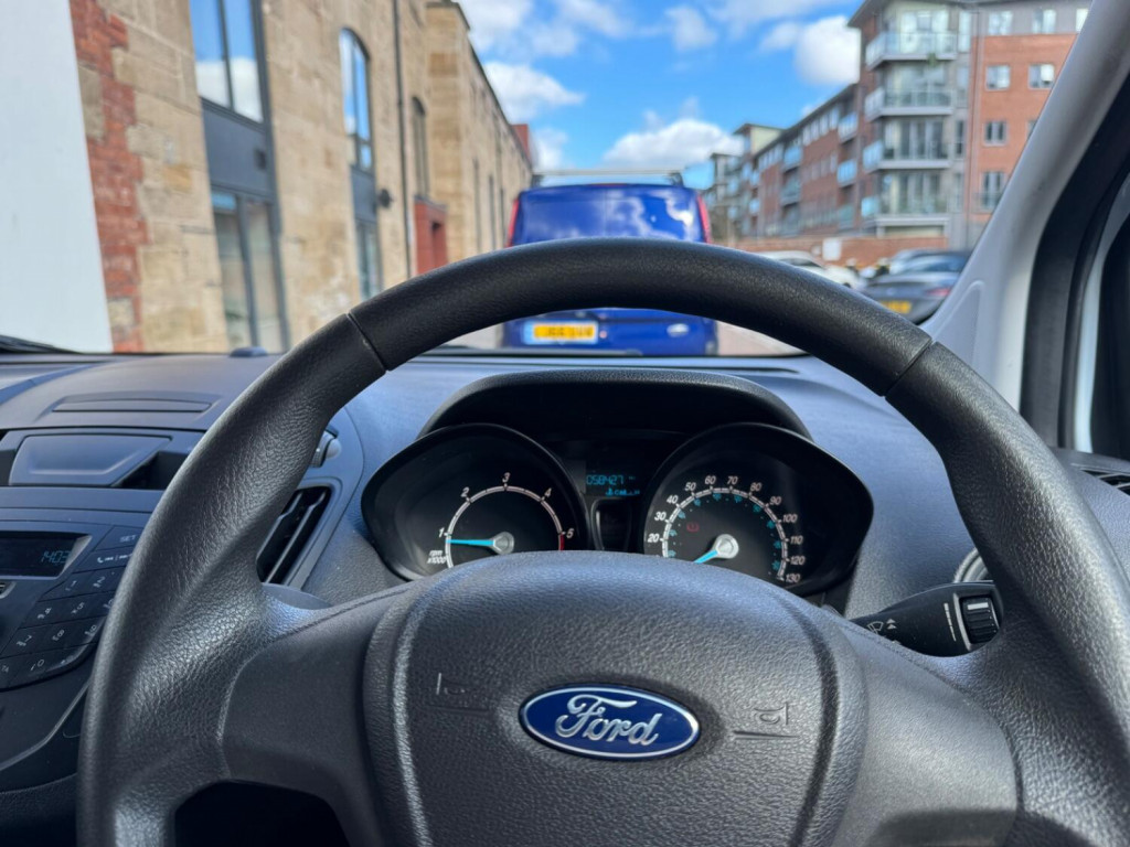 FORD TRANSIT COURIER