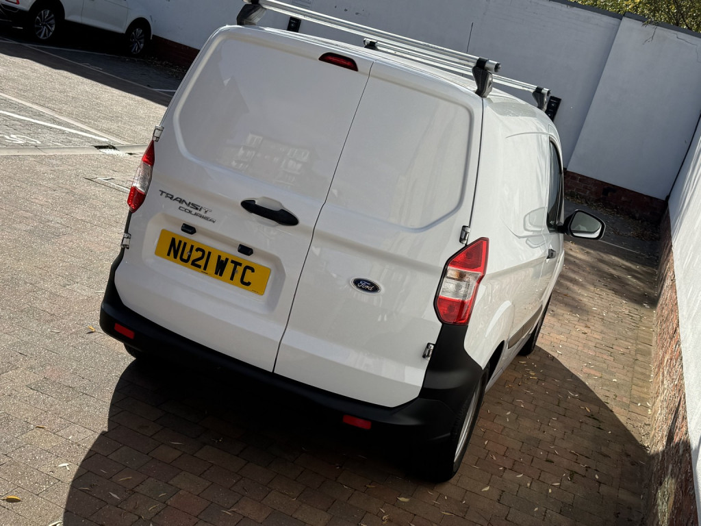 FORD TRANSIT COURIER