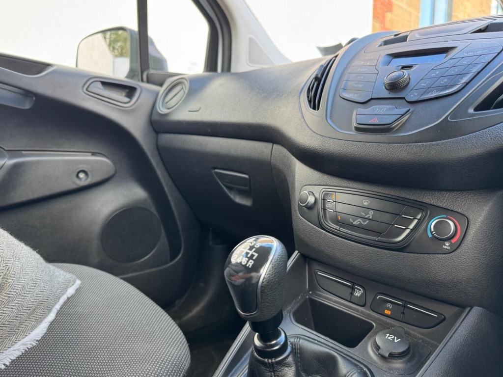 FORD TRANSIT COURIER