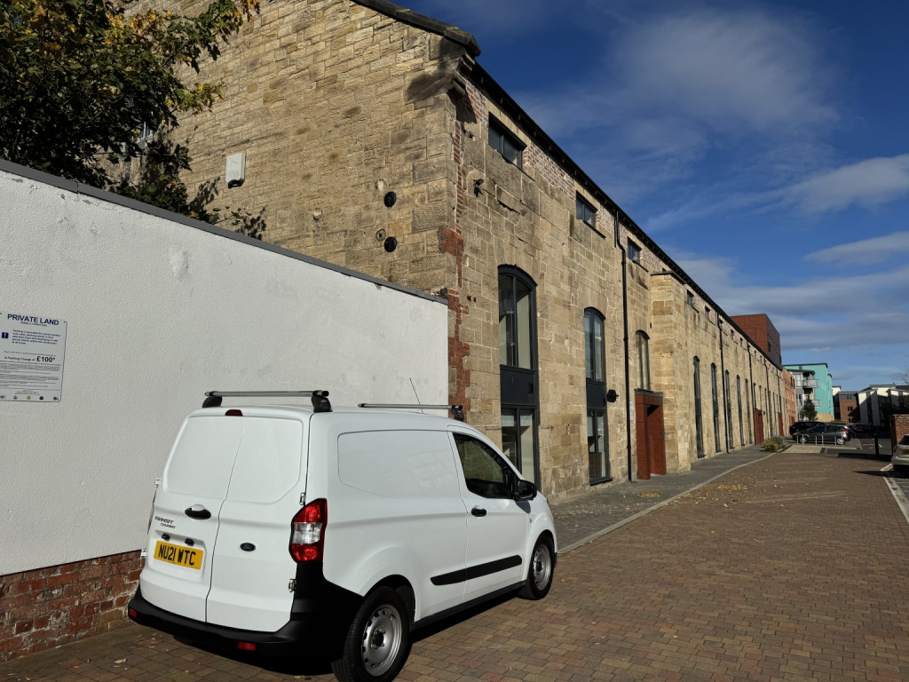 FORD TRANSIT COURIER