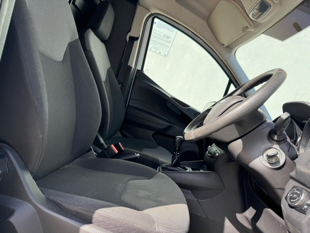 FORD TRANSIT COURIER