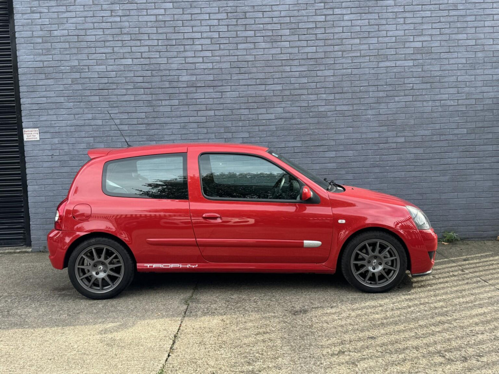 RENAULT CLIO