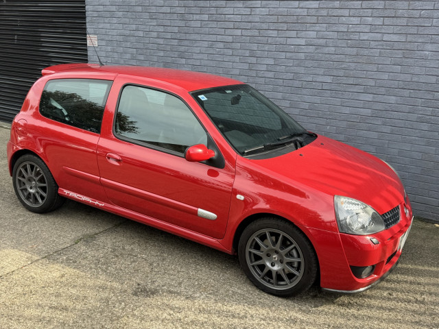 RENAULT CLIO 2.0 16v Renaultsport Trophy