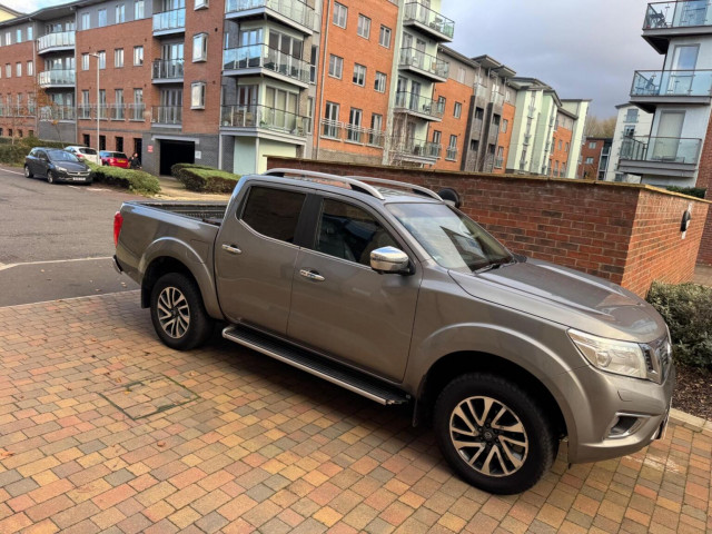 NISSAN NAVARA 2.3 dCi Tekna 4WD Euro 6 (s/s) 4dr